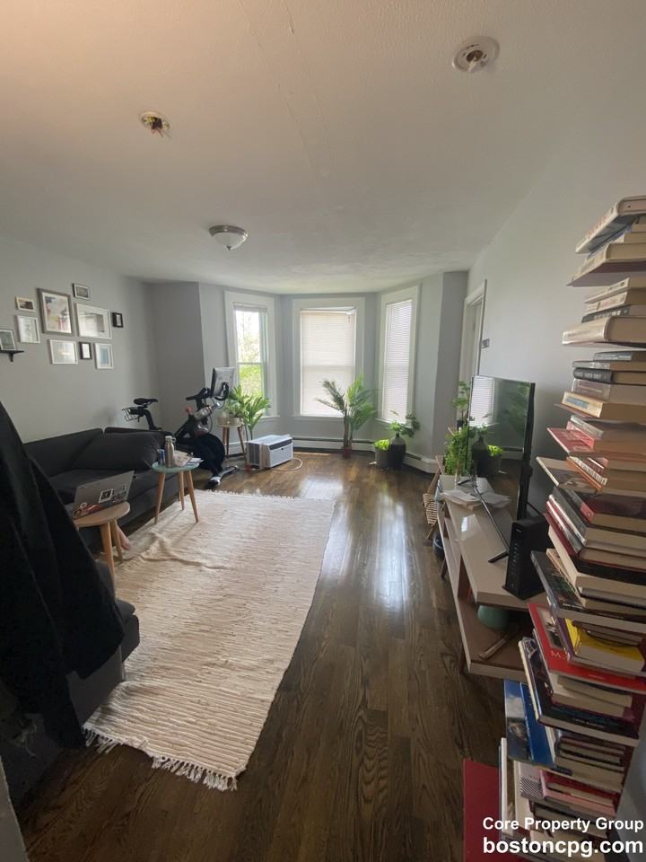 14 Cross St E #2 - Photo 2 of 6