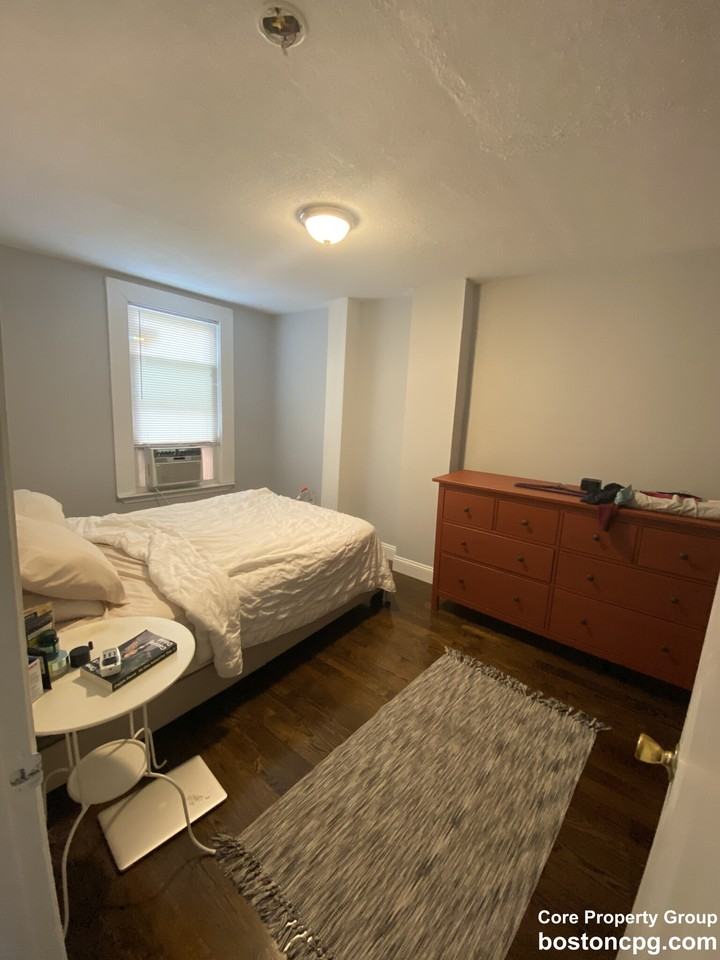 14 Cross St E #2 - Photo 3 of 6