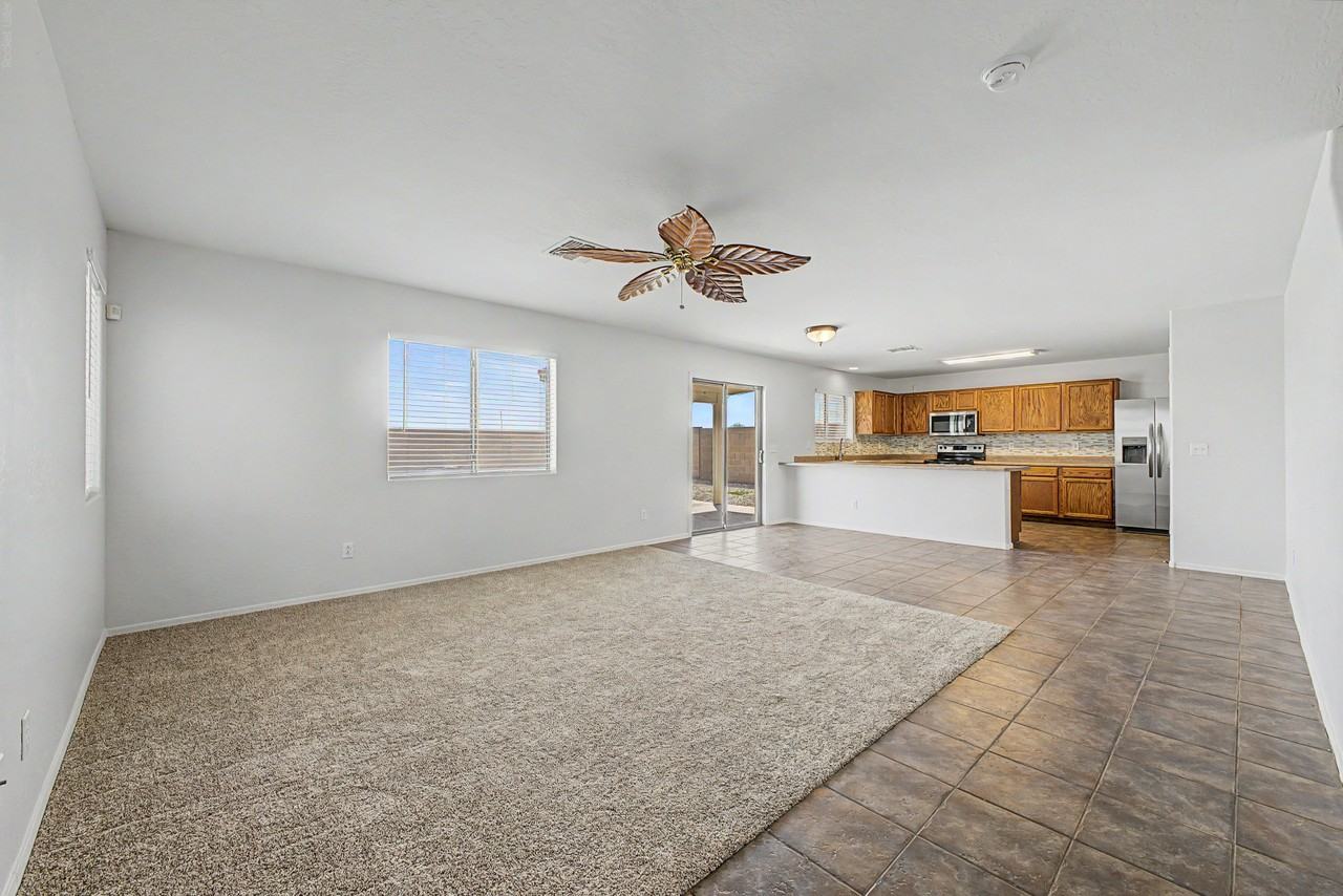 25683 W Satellite Ln #1 - Photo 7 of 37