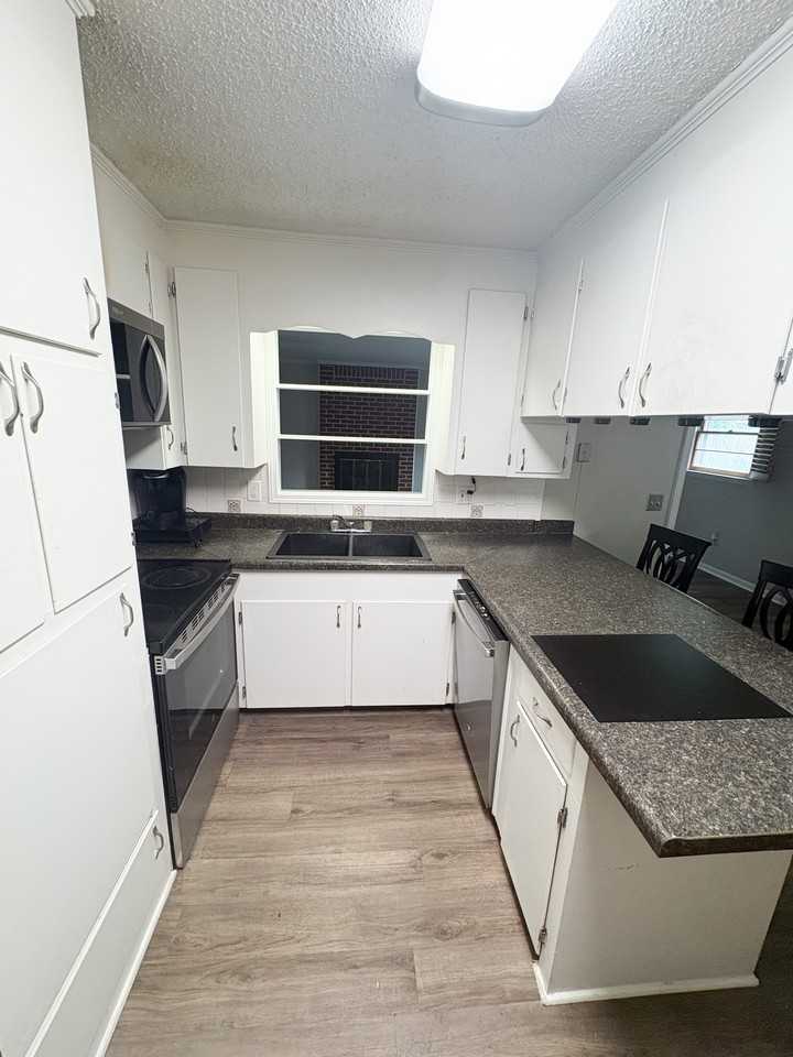 1 Delane Dr #1 - Photo 7 of 23