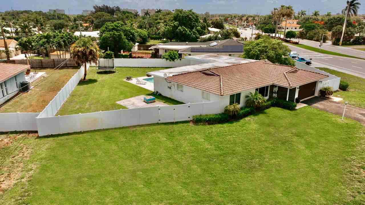 4000 Nw 3rd Ave - Photo 4 of 28
