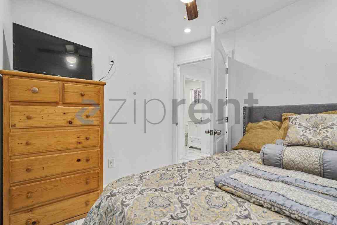 1208 Field Ave #1-2 - Photo 6 of 19