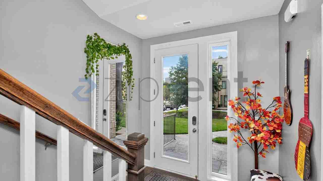 719 Douglas Ave #13 - Photo 4 of 36