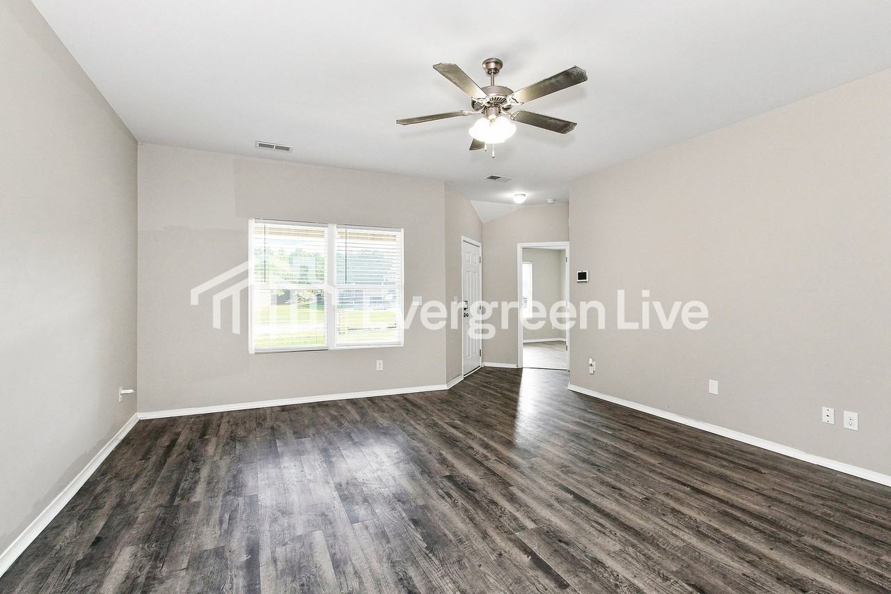 504 Margaret Ln - Photo 2 of 15