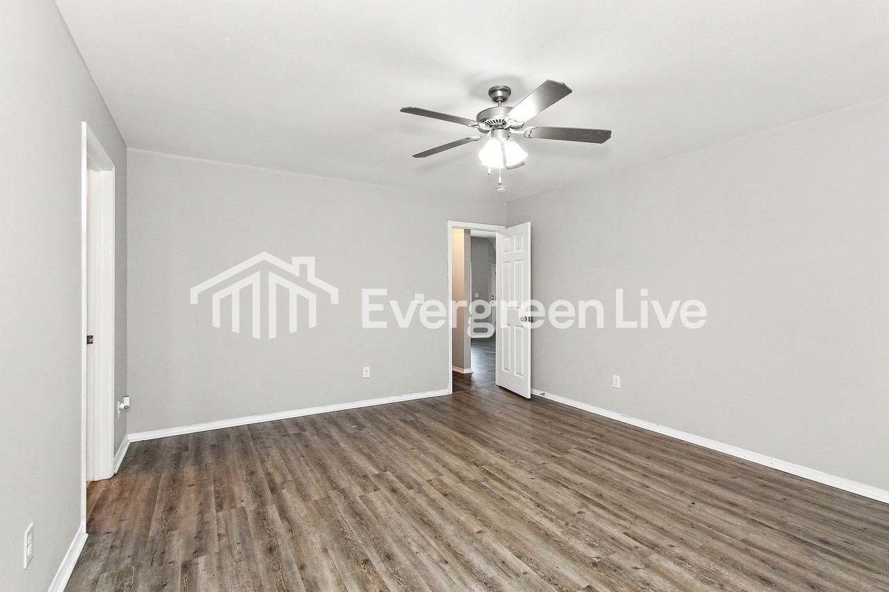 504 Margaret Ln - Photo 6 of 15