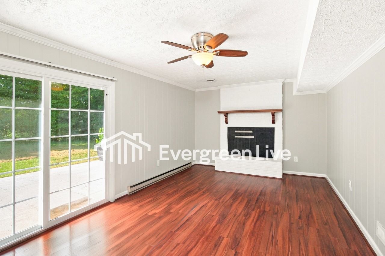 3012 Wildwood Ave - Photo 6 of 15
