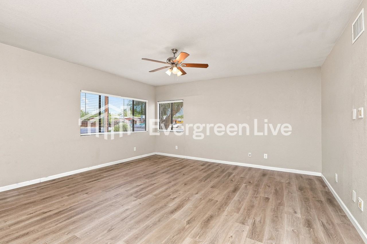3380 E Monte Vista Dr - Photo 3 of 15