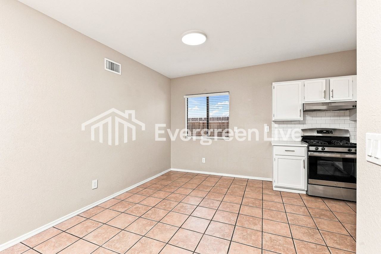 3380 E Monte Vista Dr - Photo 5 of 15
