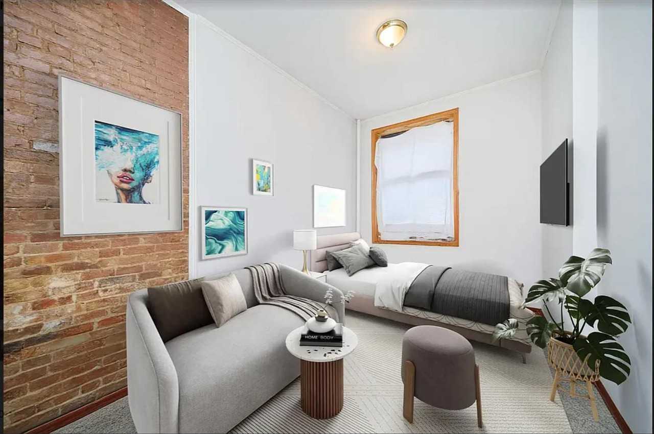 331 W 43rd St #1A