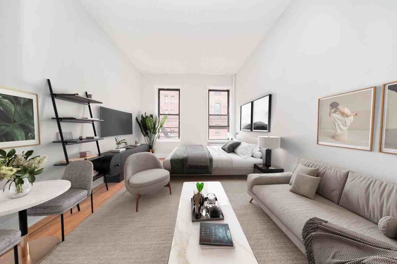 331 W 43rd St #2B