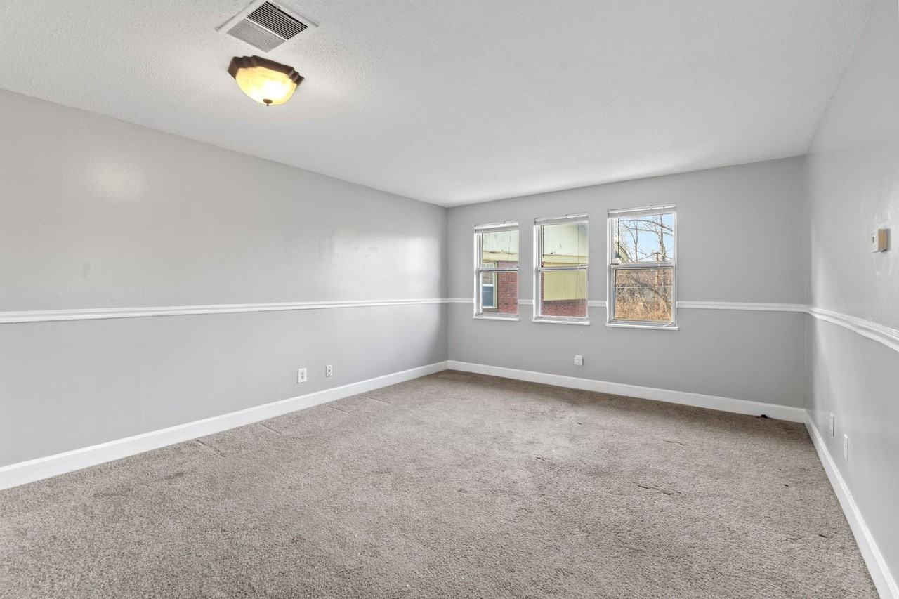 Balsam Avenue Apartments: The Villages - Photo 7 of 40