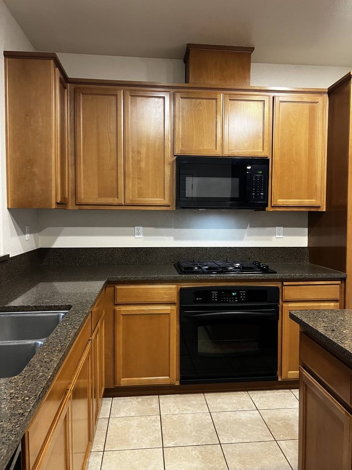 1726 Cocomo Pl - Photo 2 of 16