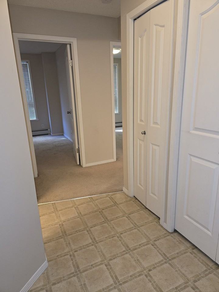 1111 Tarjan Tower - Photo 7 of 21
