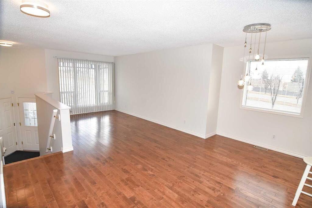 3 Somerglen Pl Sw - Photo 2 of 18