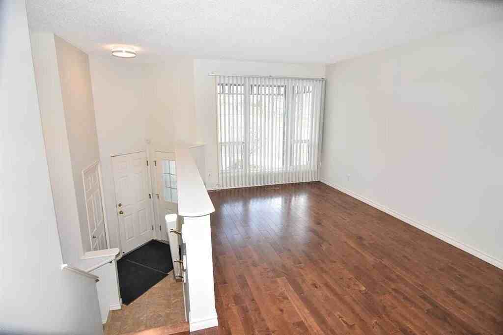 3 Somerglen Pl Sw - Photo 3 of 18