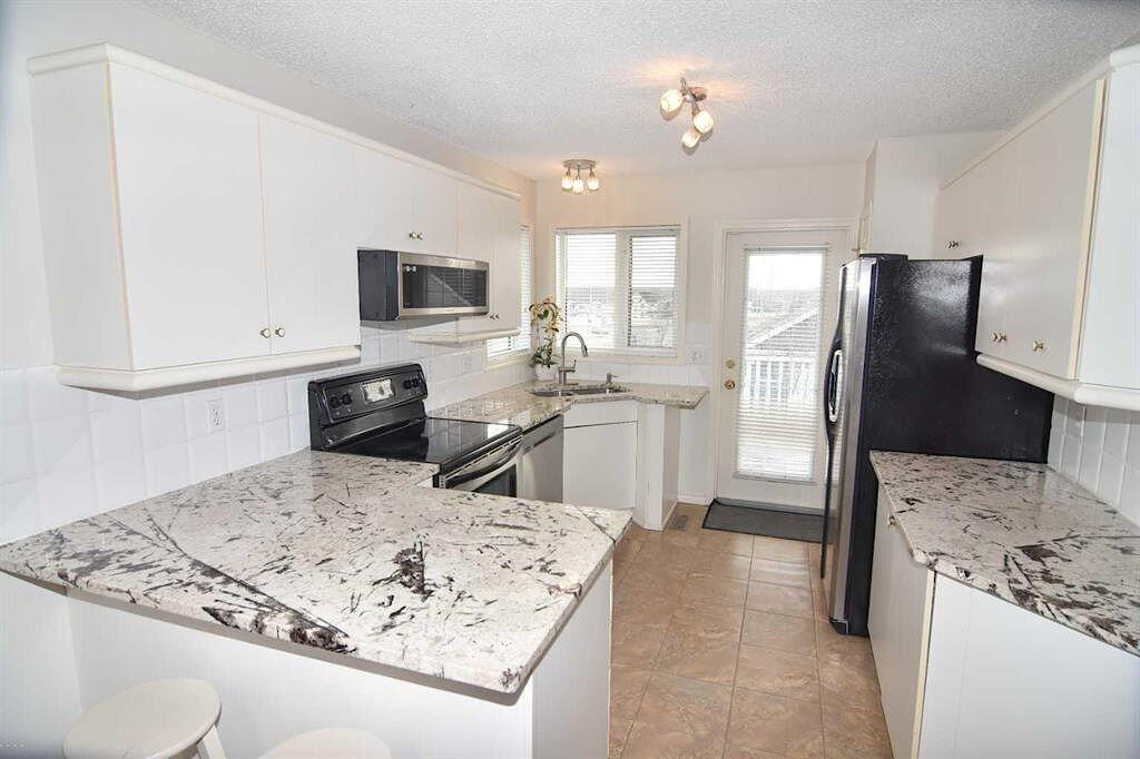 3 Somerglen Pl Sw - Photo 6 of 18