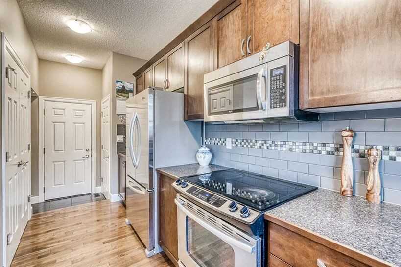 880 Windhaven Close Sw - Photo 2 of 15
