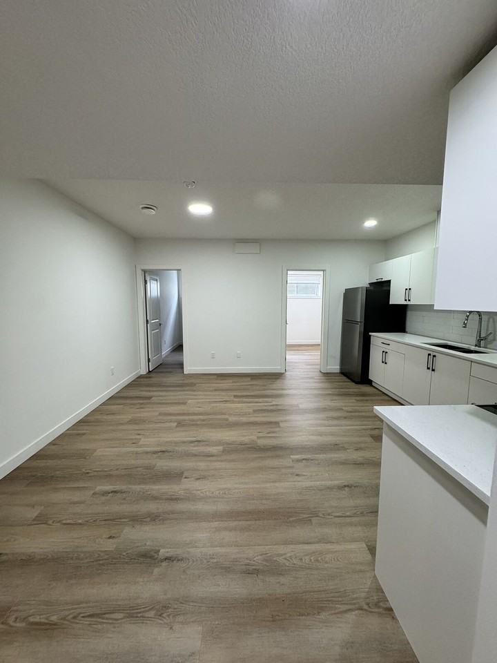 1943 210 St Nw - Photo 5 of 13