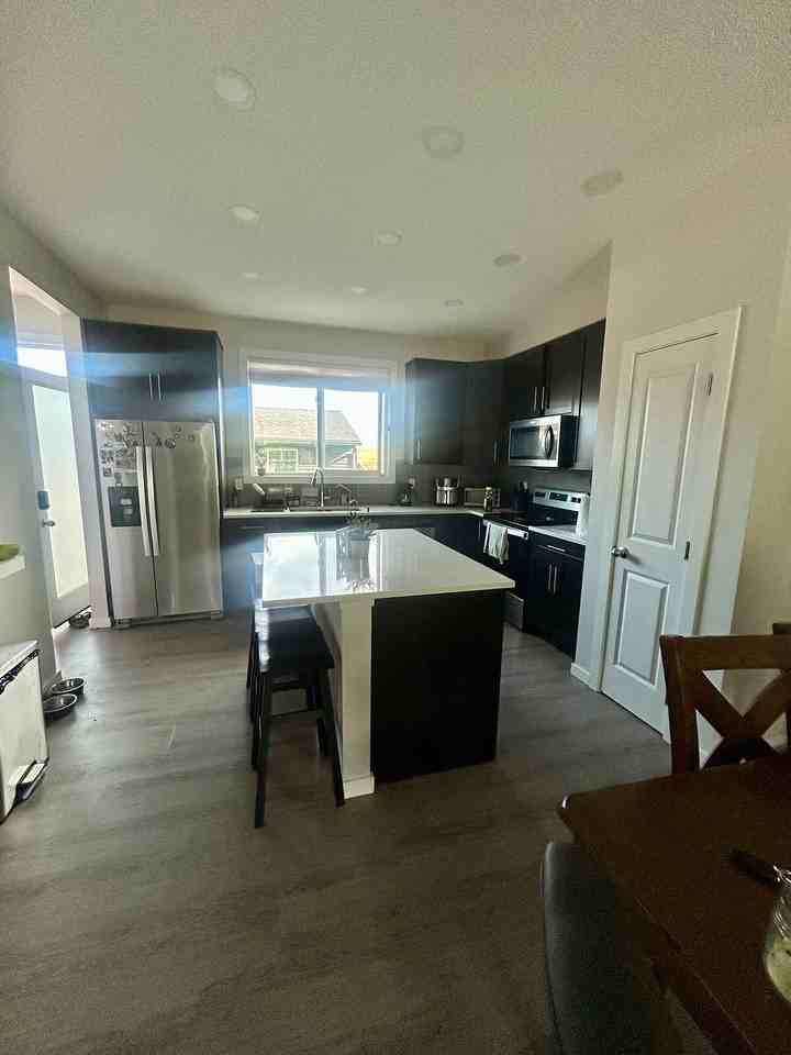 184 Livingston View Ne - Photo 3 of 16