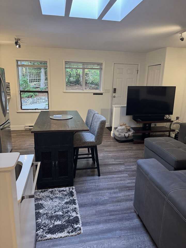 2250 Dolphin Rd - Photo 3 of 8