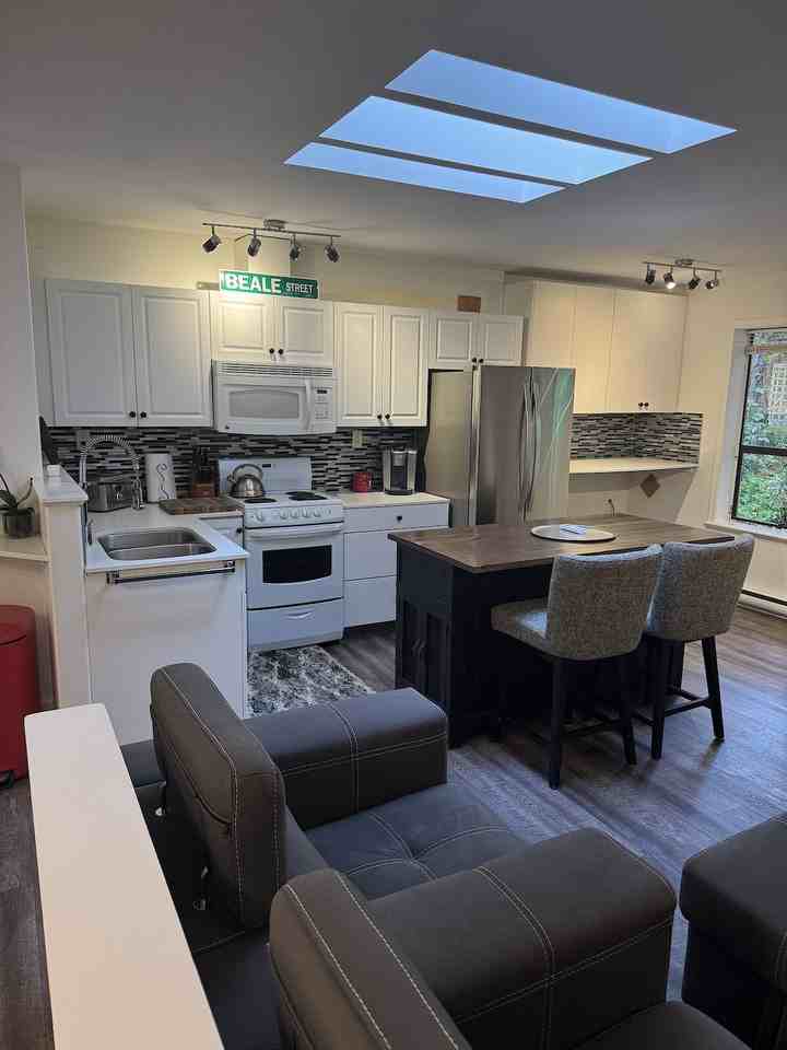 2250 Dolphin Rd - Photo 4 of 8