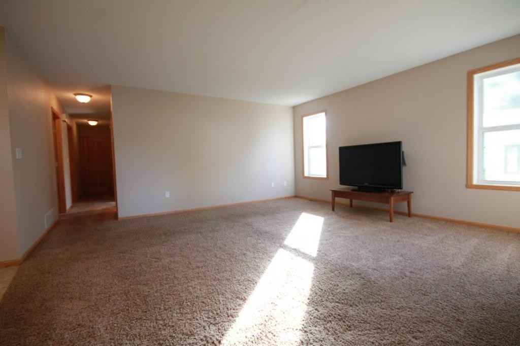 623 5th Ave S - Photo 5 of 11