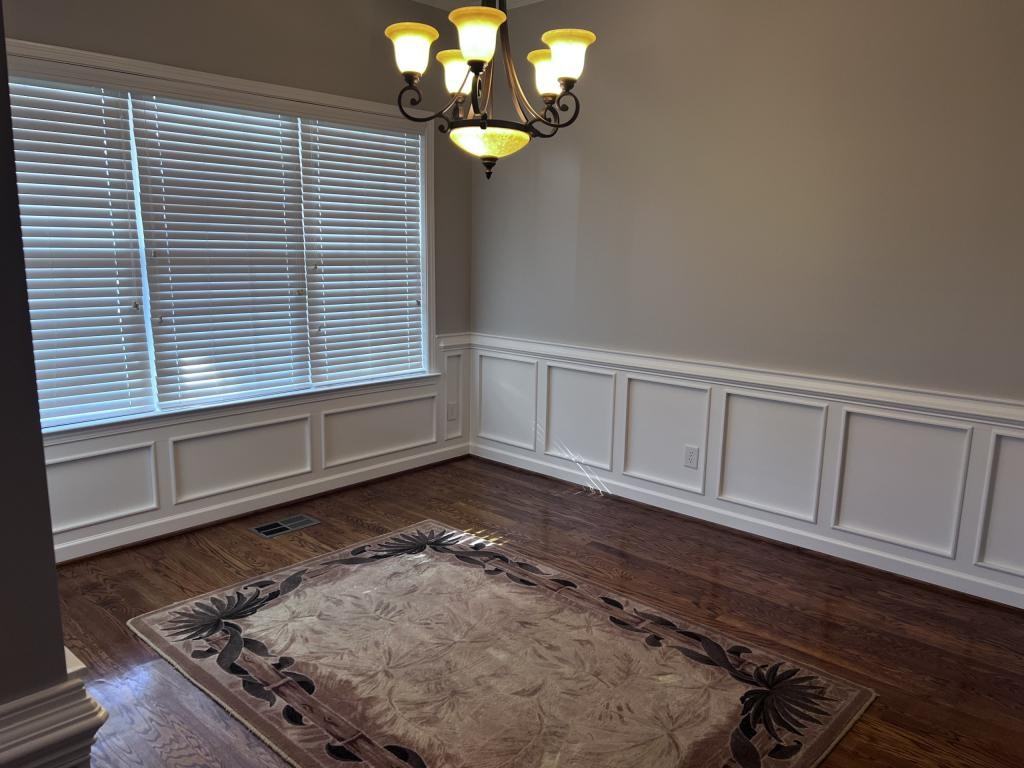 809 Wroxham Ln - Photo 3 of 23