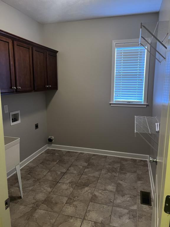 809 Wroxham Ln - Photo 7 of 23