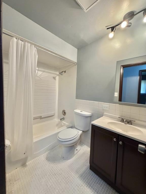 10602 S Oak Tree Dr - Photo 5 of 7