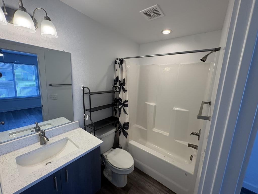 626 N College St - Photo 5 of 19