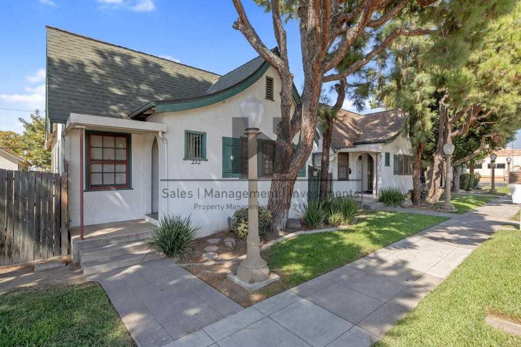 232 E San Joaquin Ave