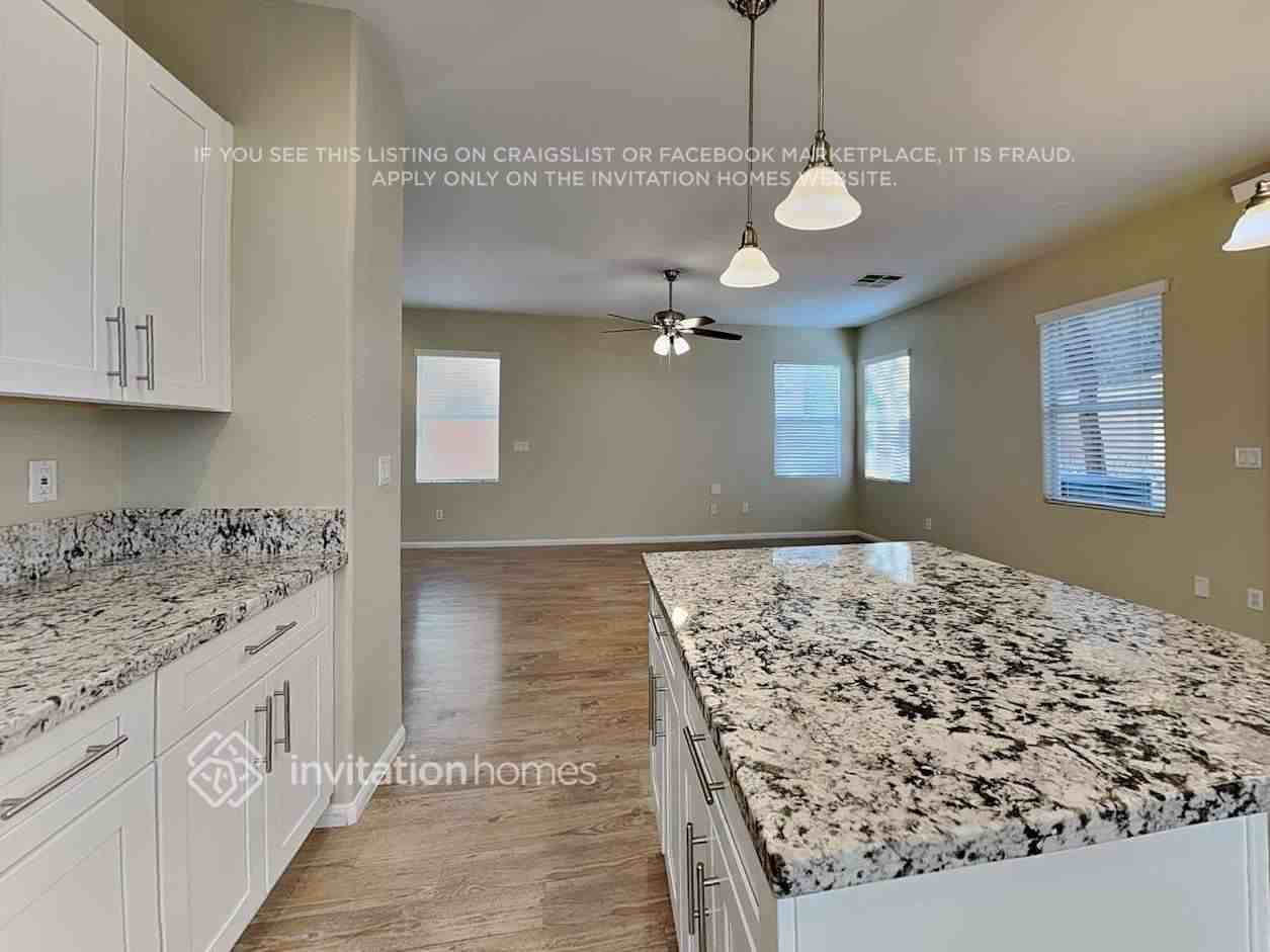 7361 Arlington Garden St - Photo 6 of 20