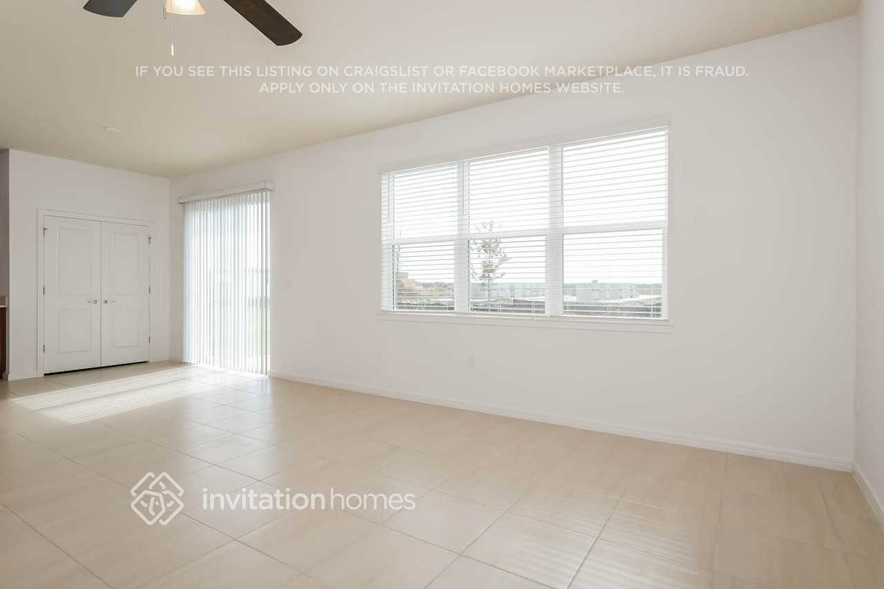 2611 Winter Calm Ln - Photo 5 of 18