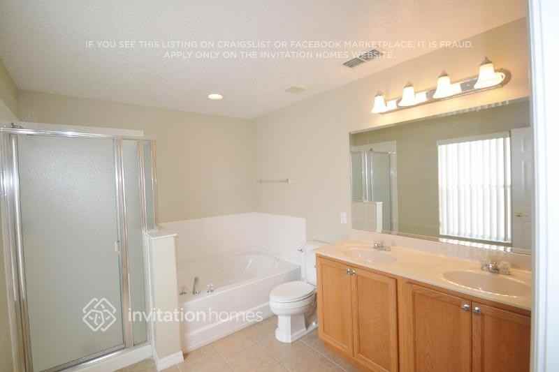 1033 Berkeley Dr - Photo 4 of 8