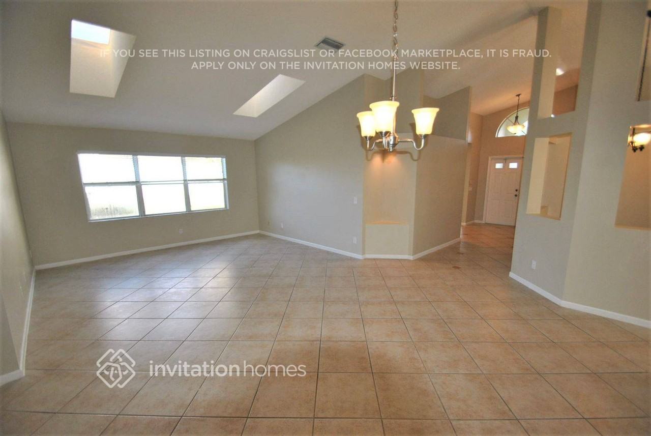 6268 Windlass Cir - Photo 3 of 13