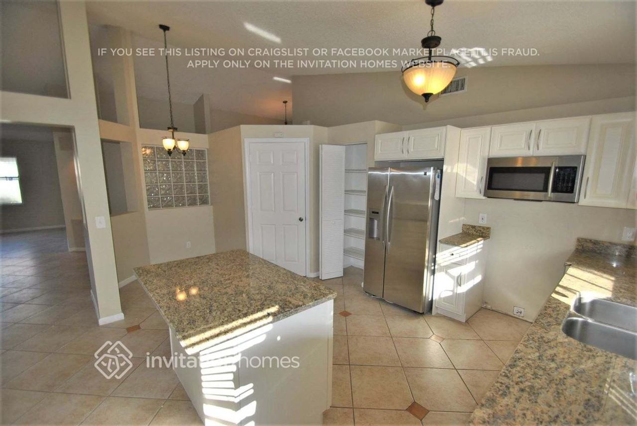 6268 Windlass Cir - Photo 5 of 13