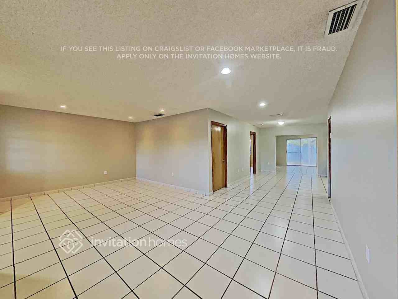 5920 Sw 148th Ave - Photo 6 of 21