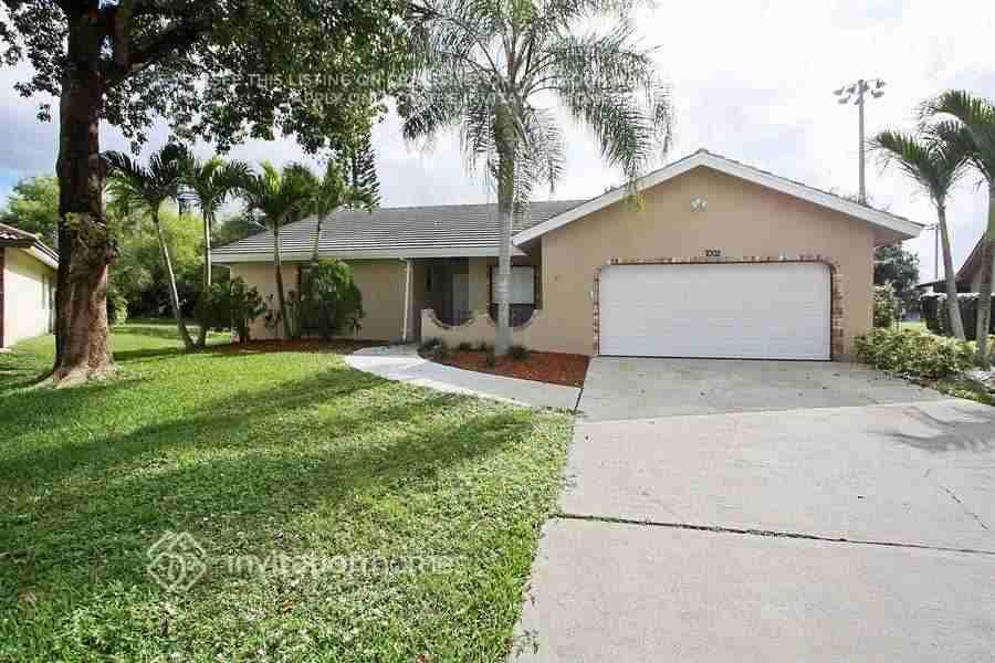 7002 Nw 38th St - Photo 2 of 21