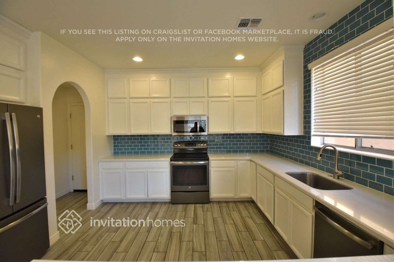 2946 N Sonoran Hls - Photo 4 of 14