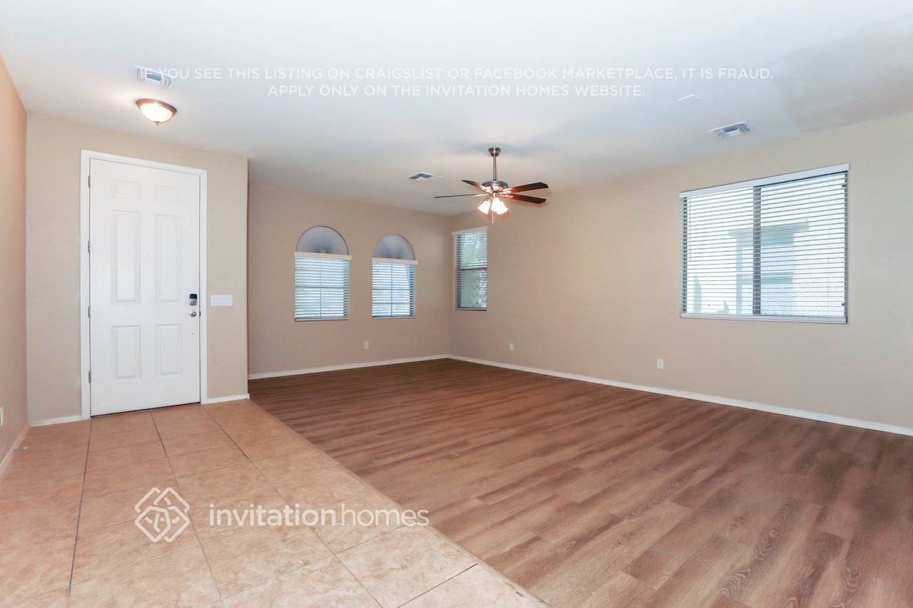 3810 E Chickadee Rd - Photo 4 of 18