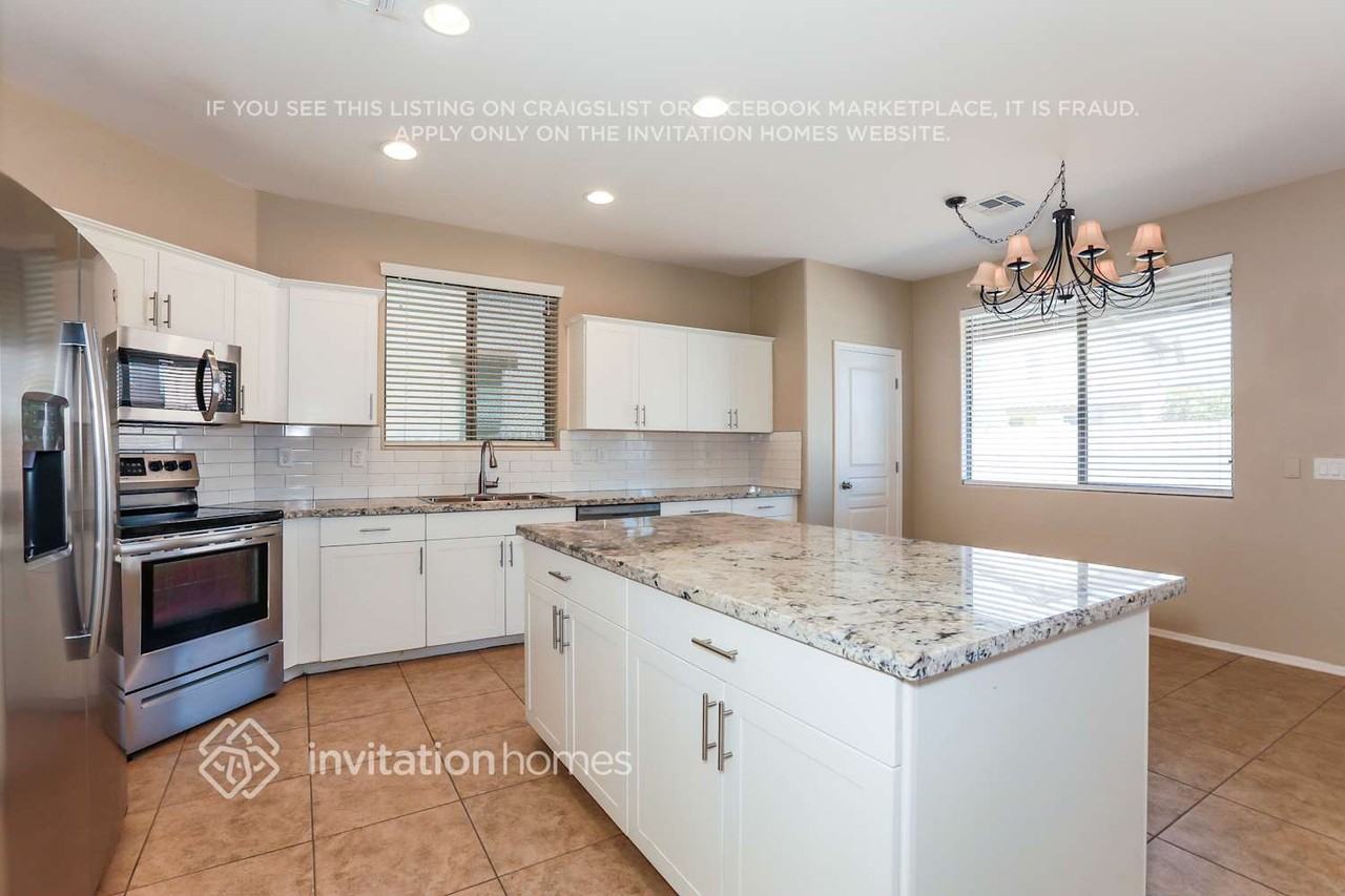 3810 E Chickadee Rd - Photo 7 of 18