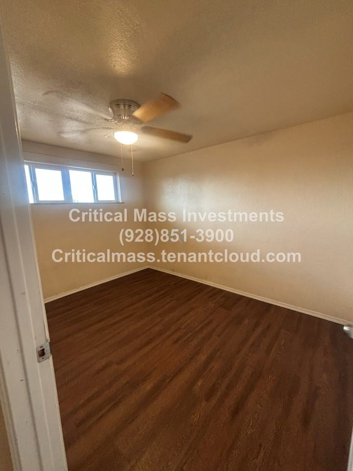 1221 W 2nd St #B - Photo 5 of 9