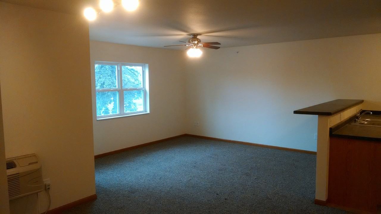1528 W Main St #7 - Photo 5 of 9