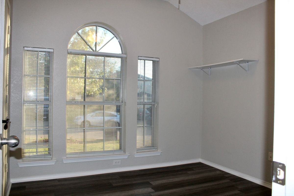 10252 Tustin Ter - Photo 5 of 16