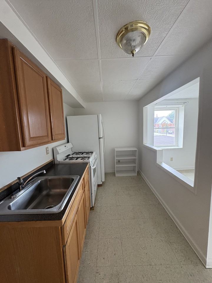29 S Main St #3 - Photo 3 of 4