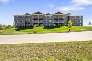 featured image of 2871 Spring Rose Cir