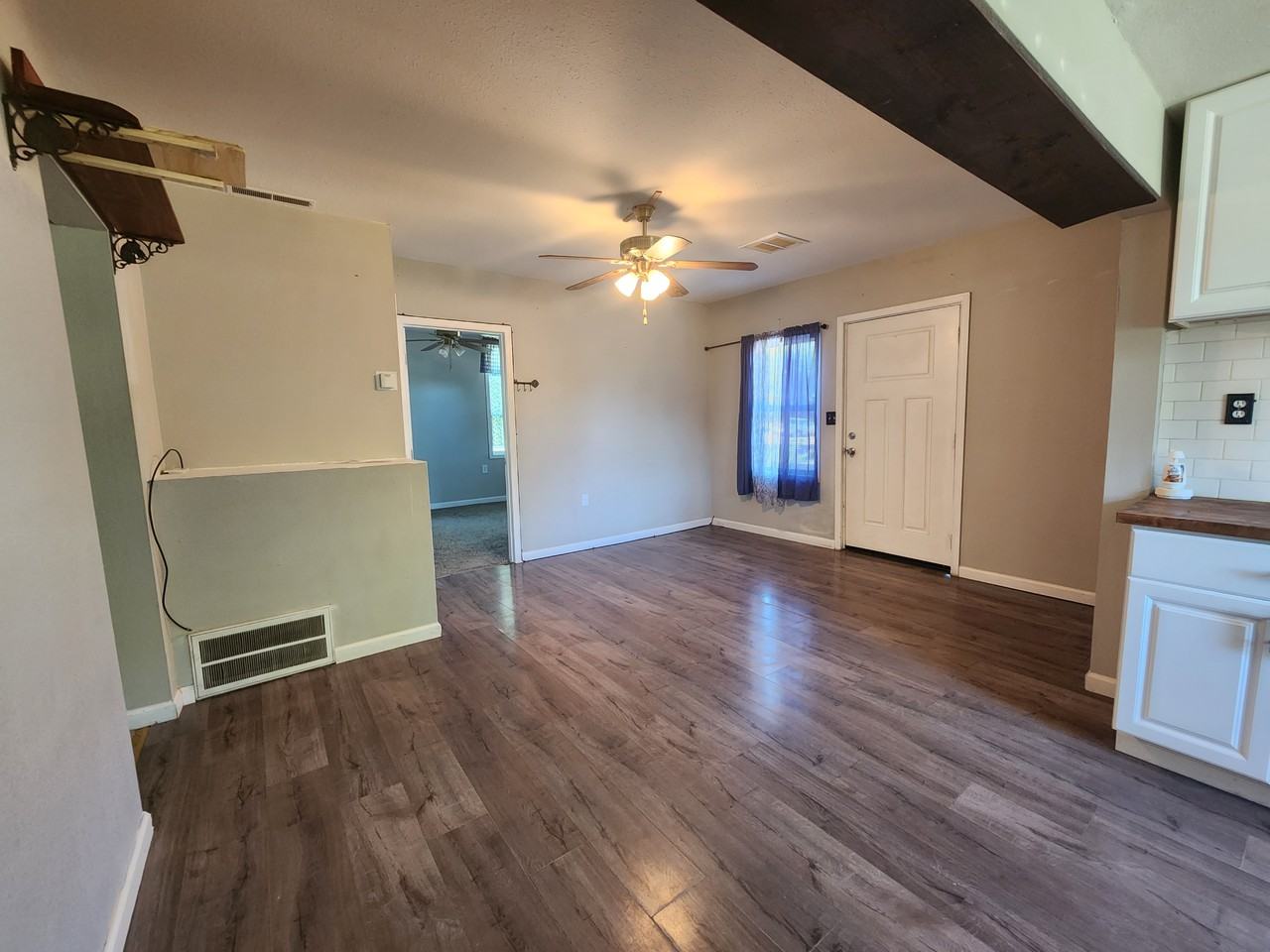 924 6th St - Photo 5 of 10