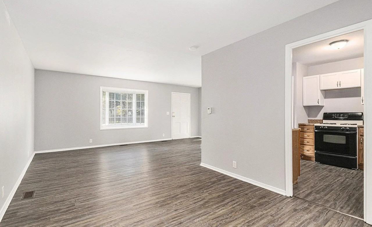 1515 E Ireland Rd - Photo 4 of 14