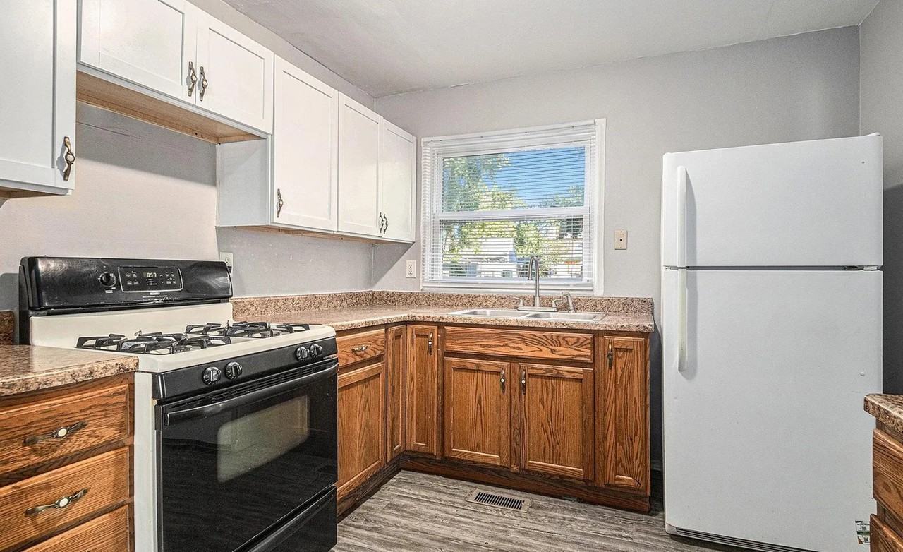 1515 E Ireland Rd - Photo 5 of 14