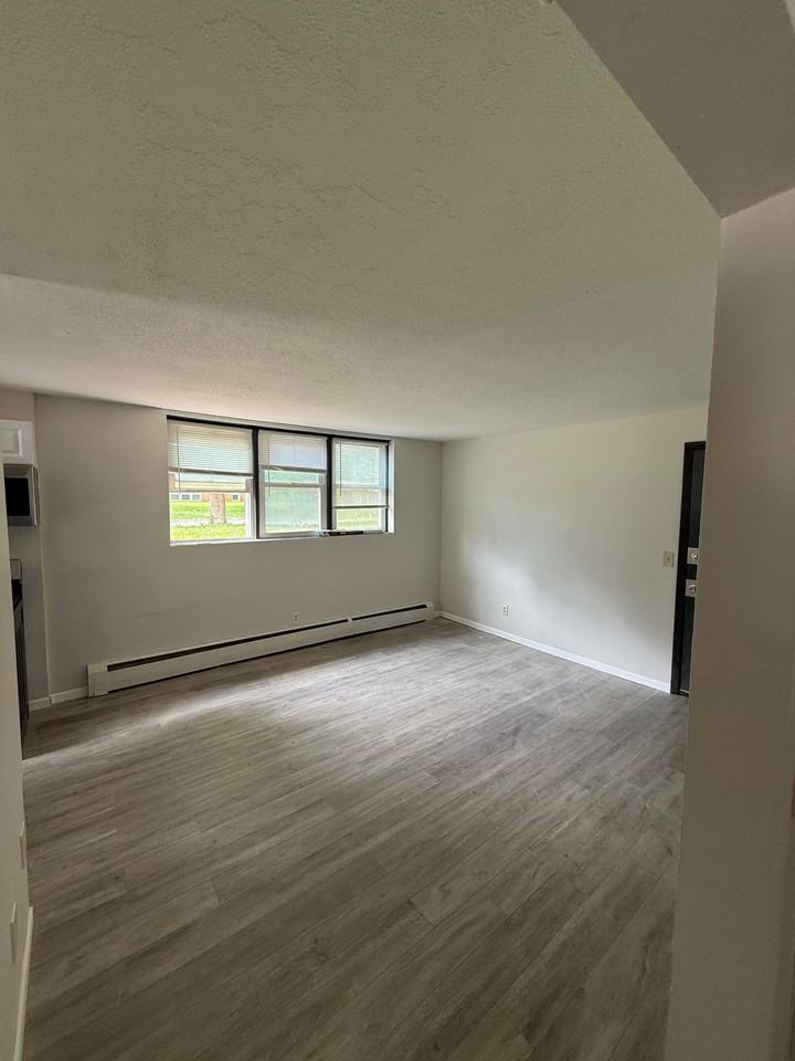 7616 69th Ave N #1 - Photo 4 of 7